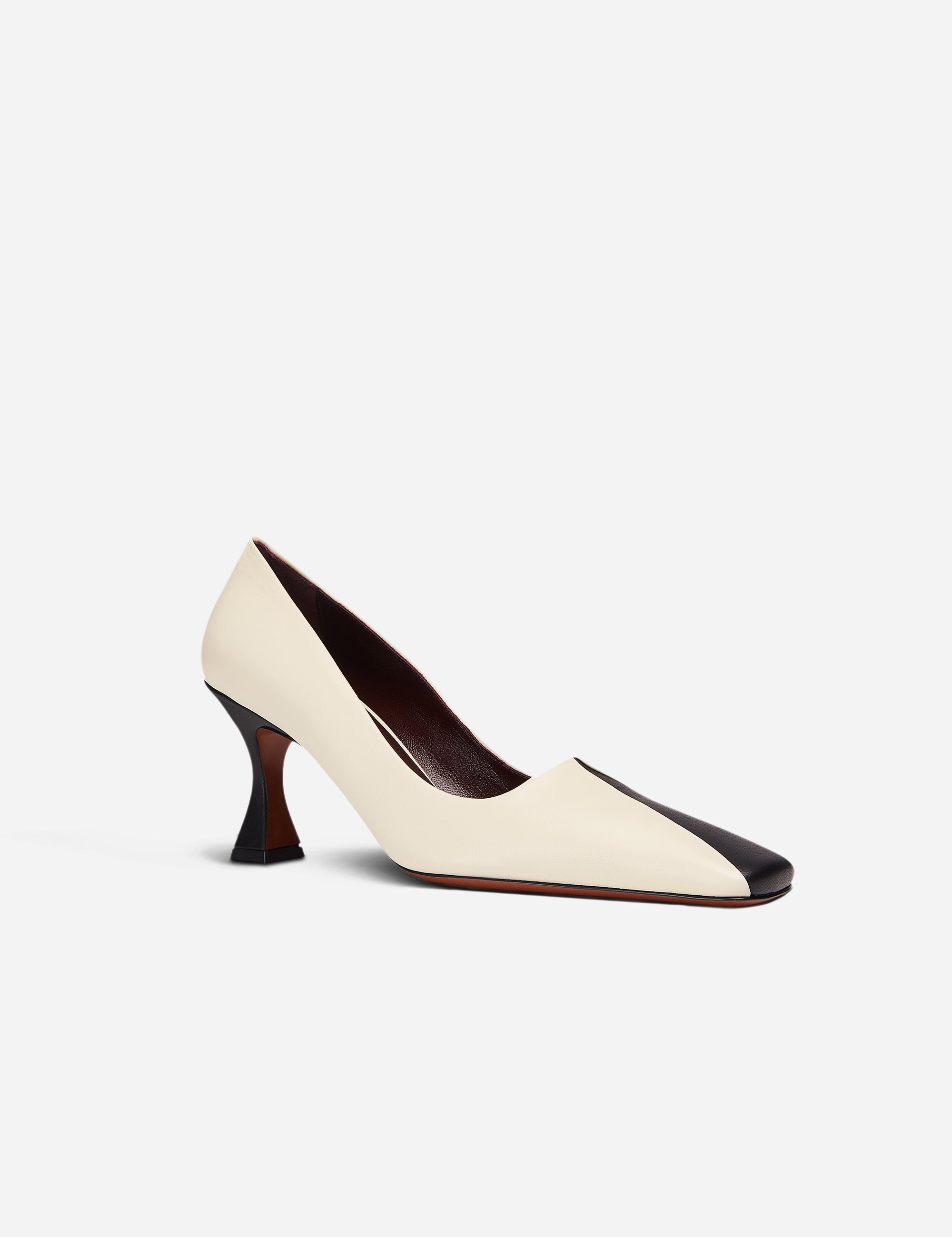 Duck Pumps Vanilla & Black 